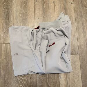 Figs Scrub Set in Cement